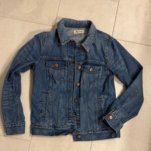 Madewell jean jacket size medium